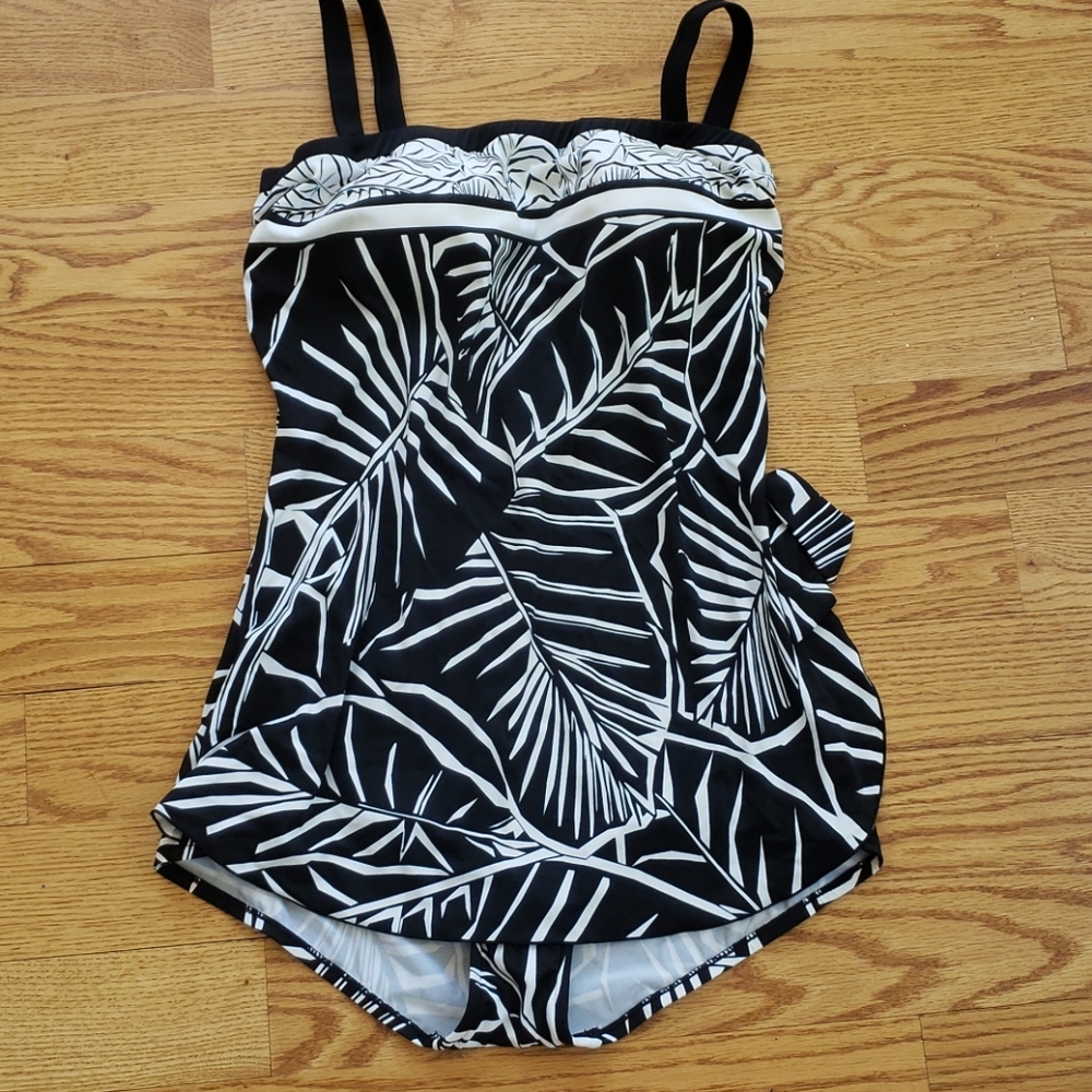 Le Cove Women's one piece swimsuit size 16 ♠️
